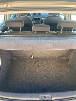 Volkswagen Golf VI 1.6tdi 77kw - 12