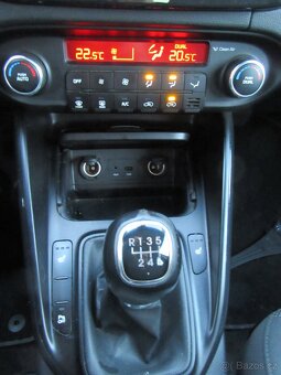 Kia Carens 1,7 CRDI, model 2016, pravidelný servis - 12