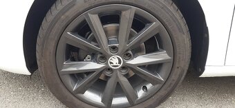 ŠKODA FABIA 1.2 TSI (66KW/90PS) BÍLÁ - 12