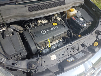 Opel Zafira 1.8 103Kw  RV.2006 7.míst. TAŽNÉ-NOVÁ STK - 12
