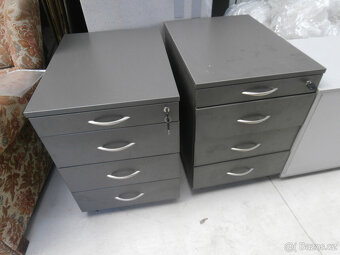 Skříňka se zásuvkami na kolečkách, kontejner od 500 kč - 12