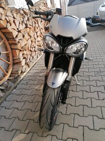 TRIUMPH STREET TRIPLE 765 RS - 12