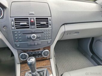 Mercedes-Benz C200 kompressor (W204, 135 kW), stříbrný - 12