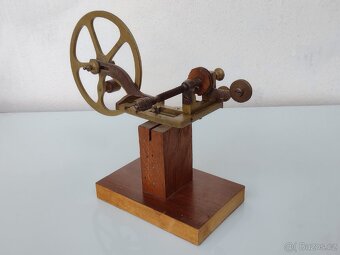 Stará hodinářská frézka - 12