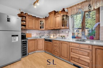 Rodinný dům s apartmánem, bazénem a naprostým soukromím – Ja - 12