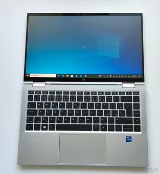 HP EliteBook x360 1040 G8 stříbrná - 12