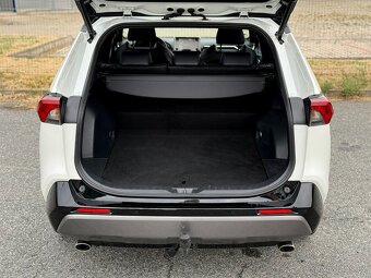 Toyota RAV4 2.5 Hybrid 131kW 2019 | 49500km, ČR, DPH, 1maj - 12