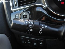 Kia Ceed 1.6 GDI 99kW hatchback benzin 2016 letní+zimní pneu - 12