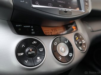 Toyota Rav4, 2,2 D-4D 4x4 Kamera, 2 sady kol - 12