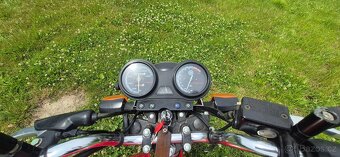 Yamaha YBR125 - 12