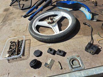 Manet Korado na náhradní díly - 12