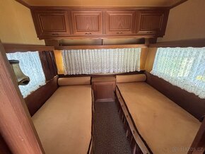 Karavan na pevné stání - 12