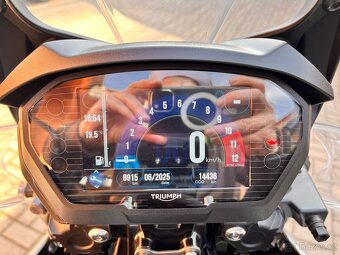 Triumph Tiger 800 XRx - 12