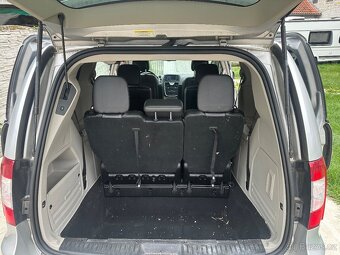 CHRYSLER TOWN & COUNTRY 3,6 L V6 211kw 118416km 7 míst 2012 - 12