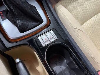 Ford Mondeo 2,3 i AUTOMAT TITAN BI-XEN NAVI VENTILACE VÝHŘEV - 12