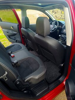 Nissan Qashqai Tekna 1.6i 86kw, 12/2013, 7 míst - 12