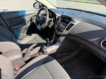 CHEVROLET CRUZE 1,6i EcoTec 91kW - 2.maj - pouze 78800km - 12