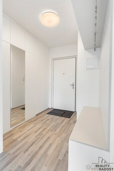 Pronájem bytu 2+kk 66 m², OV, Praha 9 – Vysočany - 12