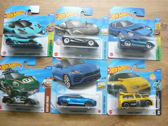 AUTÍČKA HOT WHEELS - 12
