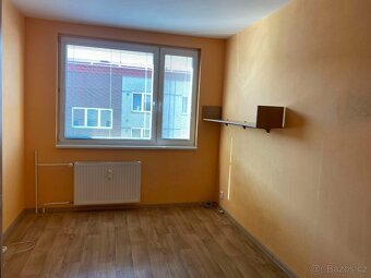 Pronájem prostorného 4+1 po rekonstrukci - 12