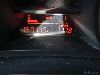 Prodám Mazda 5 1.8 i 16V 7-míst   nové STK - 12