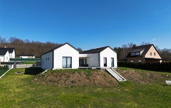 Novostavba atypického rodinného domu v Českém ráji - 12