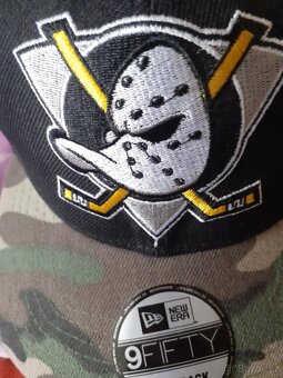 Zimni bunda Everlast a ksiltovka NHL - 12