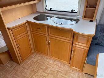 Fendt Platin 510, 4 osoby, sprcha, bojler, fr.postel - 12