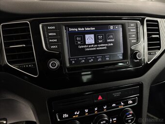 Volkswagen Golf Sportsvan 1.6TDI DSG HIGHLINE 1.MAJ - 12