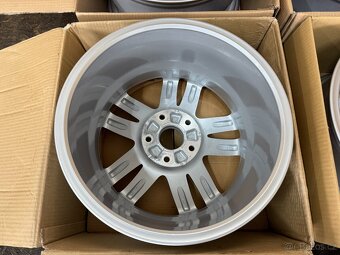 ORIGINÁLNÍ ALU KOLA AUDI Q7 4L 4L0601025B 8.5JX18H2 ET58 - 12