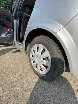 Renault Megane Scenic 2    1.5dCi - 12