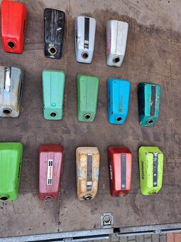 Nádrže na moped Babetta 210, 215, 225 - 12