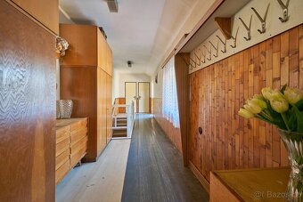 Prodej domu se 2 bytovými jednotkami, garážemi a dílnami - 12