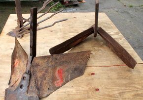 3 pluhy pro malotraktor - 12