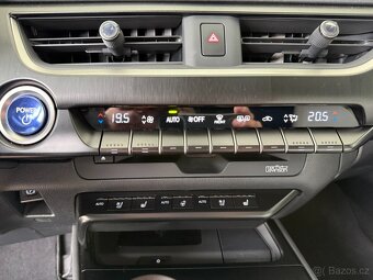 Lexus UX 250h, 2.0 112 kW LUXURY LINE 1.majitel - 12