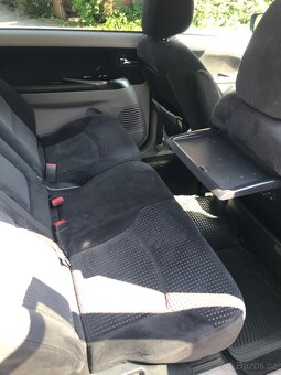 Mitsubishi Grandis, 2.0 DI-D 100 kW, 7 míst - 12