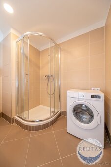 Pronájem nezařízeného bytu 1+kk 34 m² + 6 m² + balkon, Praha - 12