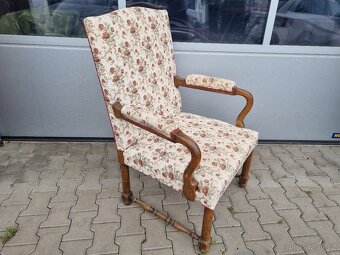 Starožitné křeslo - 12