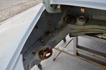 Karoserie Porsche 912 z roku 1967 - 12