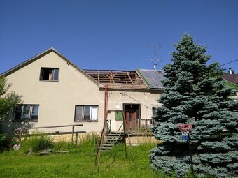 Zajišťujeme zdarma demolice starých střech a objektů - 12