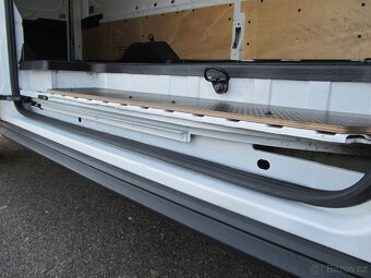 Ford Transit 2.0 TDCI L4H3 JUMBO ČR 1.maj - 12