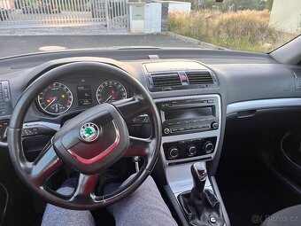 Škoda OCTAVIA COMBI 1.6 TDI - spěchá - 12