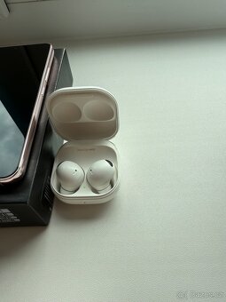 Samsung Galaxy S22 128 GB Pink Gold + Samsung Buds2 + kryt - 12
