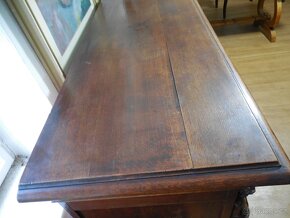 Vyřezávaná skříňka komoda - 12