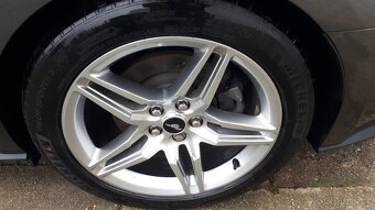 Ford Mustang 5.0 V8 330kW r.v. 2020 EU VERZE - 12