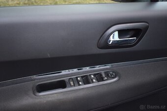 Peugeot 5008 1.6 HDi/PANORAMA/MANUÁL/2009/ - 12