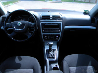 Octavia 2,0 TDI Kombi, Ambition - 2011 - DSG - 12