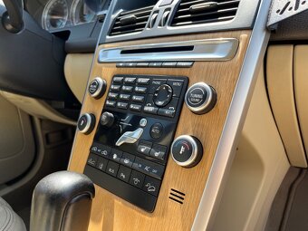Volvo XC60 Automat 4x4 2008 D5 2,4D 136KW - 12