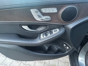 Mercedes-Benz GLC 300 195kw 4MATIC 9g r.v. 2019 ČR 1maj DPH - 12