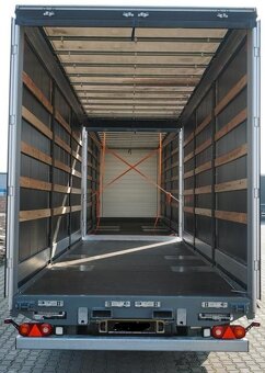 Souprava DAF XF 480 6x2 včetně plachtové nástavby a přívěsu. - 12